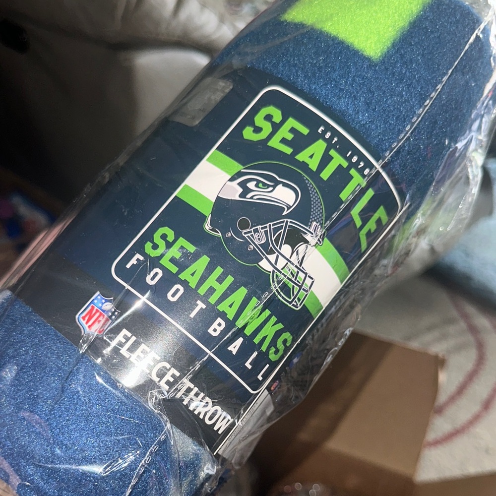 BNWT NFL Seattle Seahawks Fleece Throw